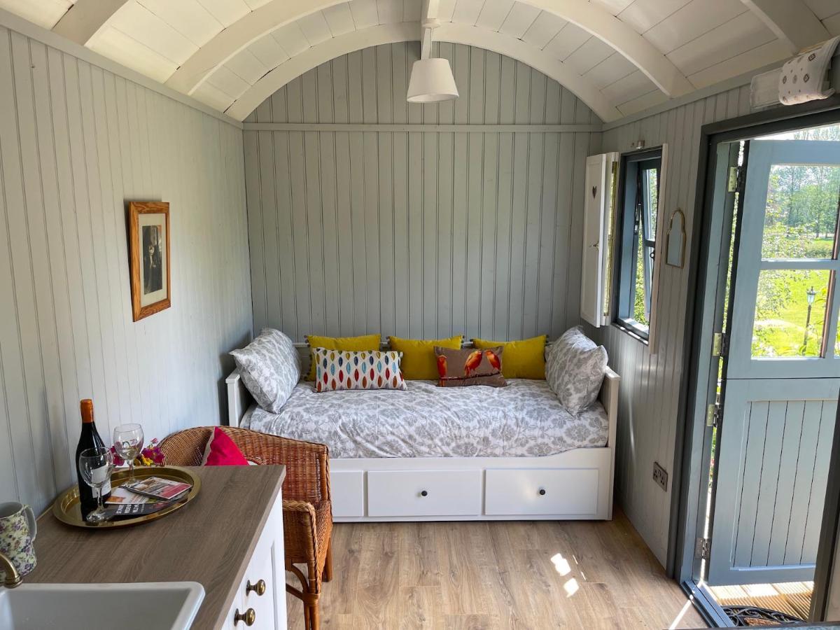 Hawthorn Hut Kilkenny Glamping At Jenkinstown House Hotel Jenkinstown Park Kültér fotó