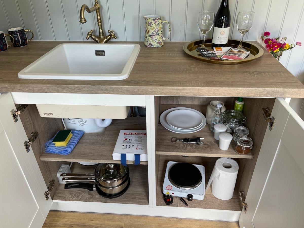 Hawthorn Hut Kilkenny Glamping At Jenkinstown House Hotel Jenkinstown Park Kültér fotó